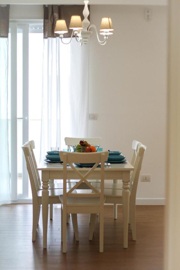 Whitehouse- Monopoli Apartment Luaran gambar