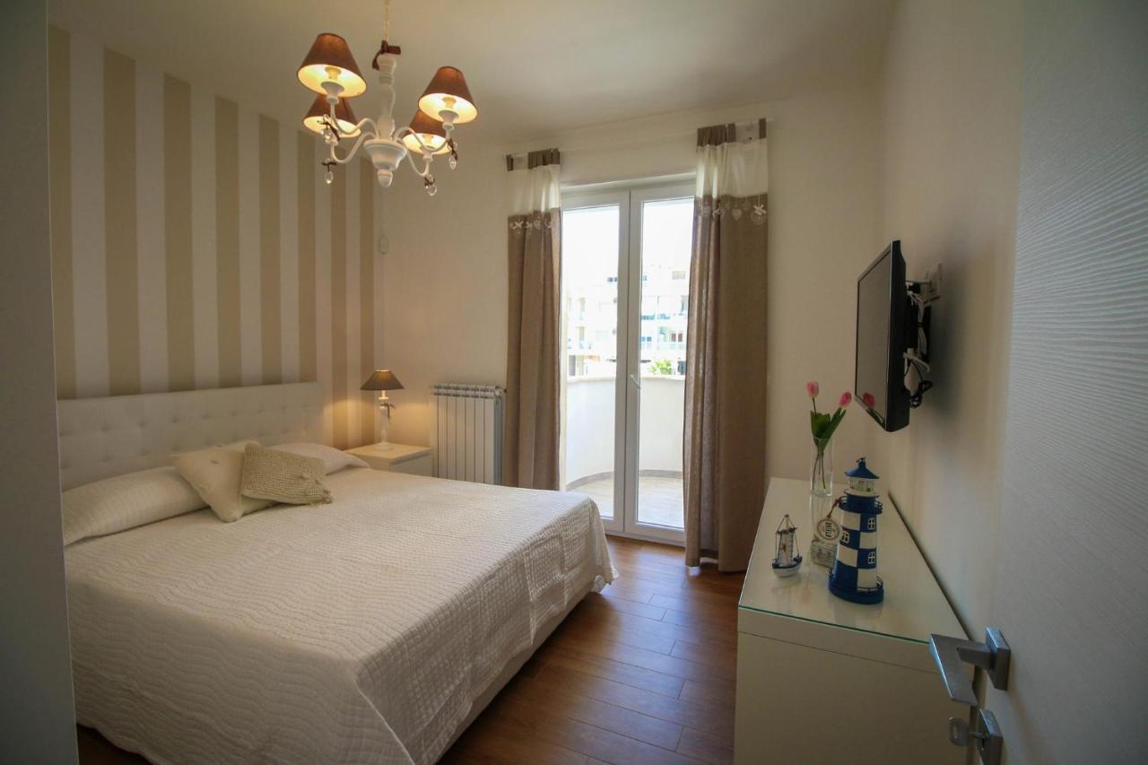 Whitehouse- Monopoli Apartment Luaran gambar