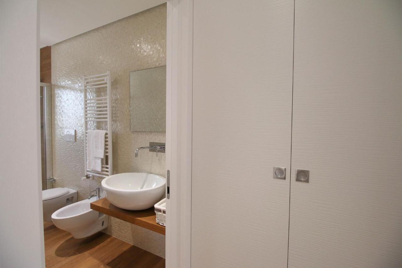 Whitehouse- Monopoli Apartment Luaran gambar