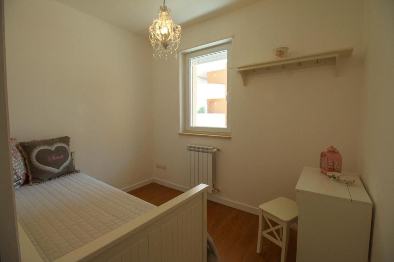 Whitehouse- Monopoli Apartment Luaran gambar